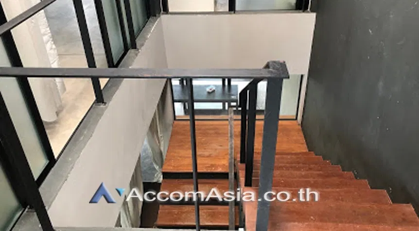 picture 🔼🔽 AccomA 📩 Home Office 3 BR Townhouse in Khlong Ton Nuea (AA26271) - 2/4