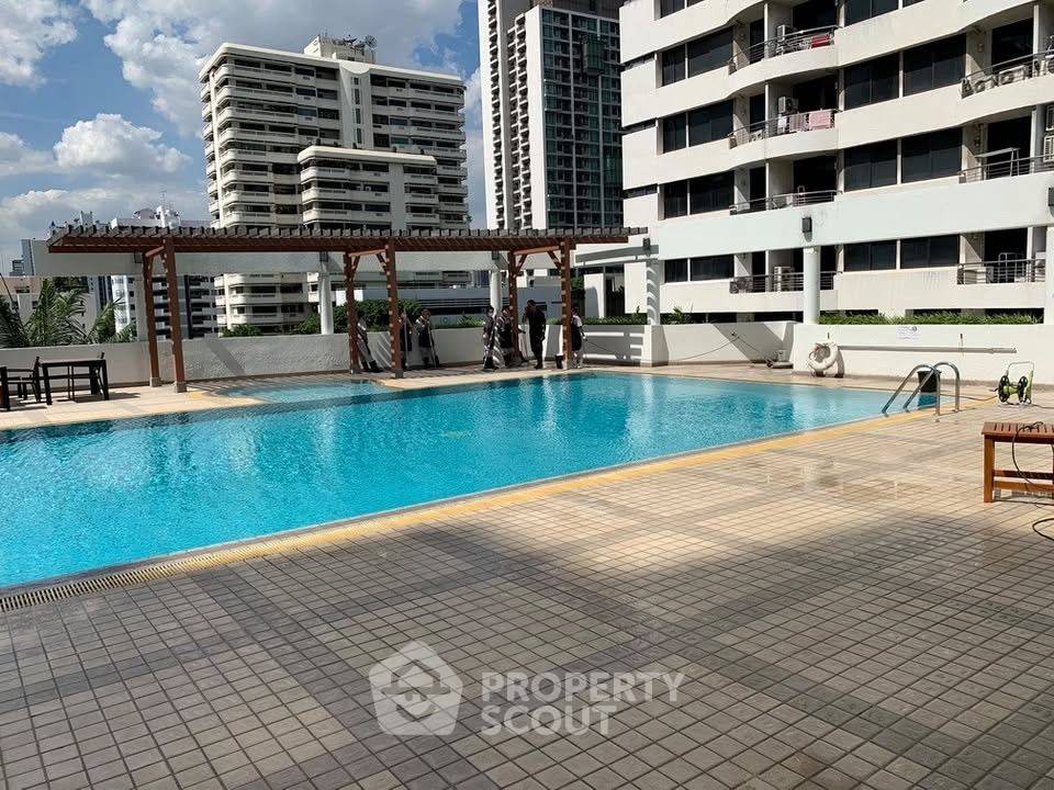 picture 2-BR Condo at Supalai Place Sukhumvit 39 near BTS Phrom Phong (ID 2297058) - 22/22