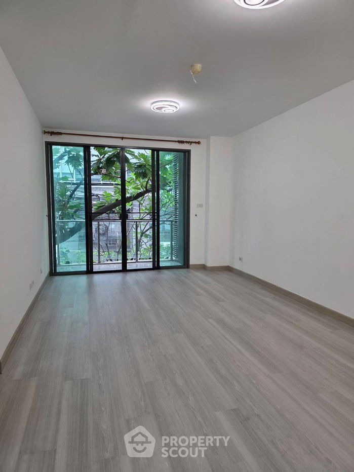 picture 2-BR Condo at Issara @ 42 Sukhumvit Condominium near BTS Ekkamai (ID 2168722) - 11/20