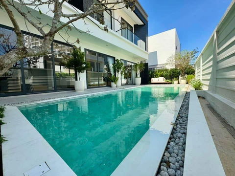 Luxury Vista Villa 【Phase 1】 ใจกลางเมืองพัทยาใต้ – แหล่งเศรษฐกิจ  TYPE: The Ocean  5 ห้องนอน 6 ห้องน้ำ ราคาเริ่มต้น 21 ล้านบาท