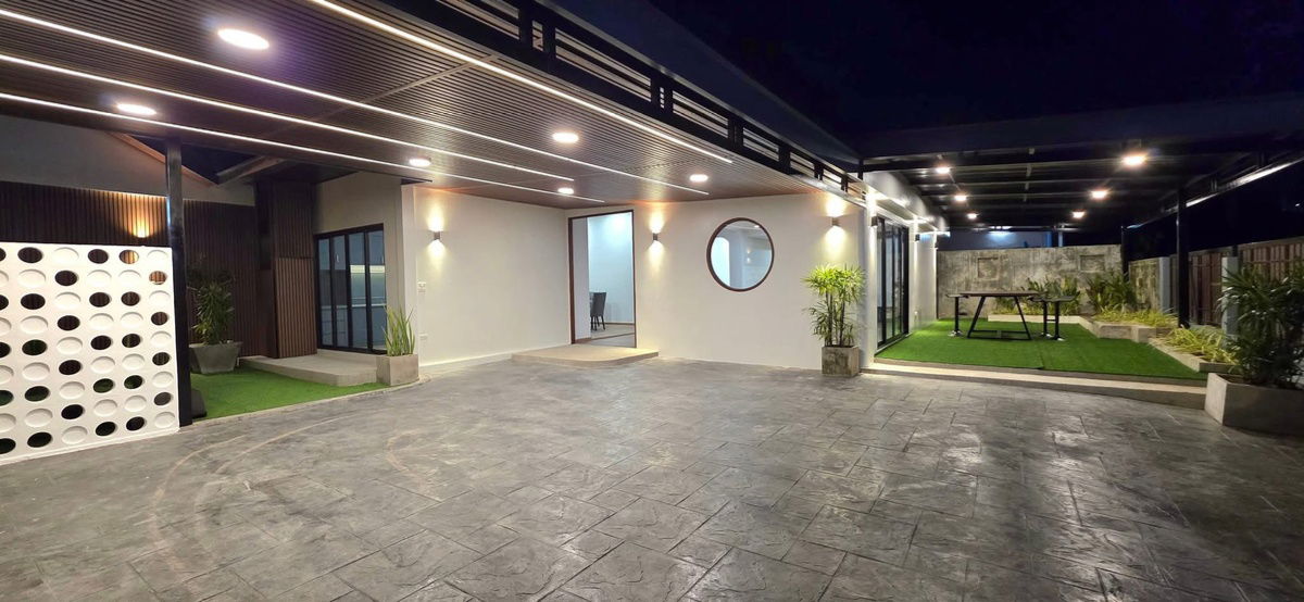 picture For Sale: Renovated Single House in Central Pattaya  Special Price: 8.49 MB (Reduced from 8.99 MB) 3 bedroom,4bathroom - 1/12