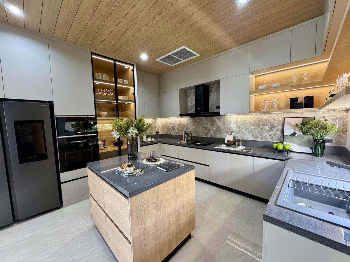 picture LUXURY VISTA VILLA 【P 1】 Prime Location in the Heart of South Pattaya – Economic Hub  TYPE: THE OCEAN  5 Bedrooms, 6 Bathrooms - 4/12