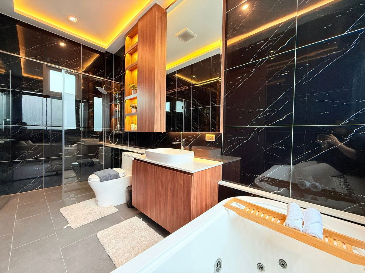 picture Luxury Pool Villa for Rent – Thungklom–Tanman 18  Rental Price: THB 180,000 / month5 bedrooms, 4 bathrooms - 7/14