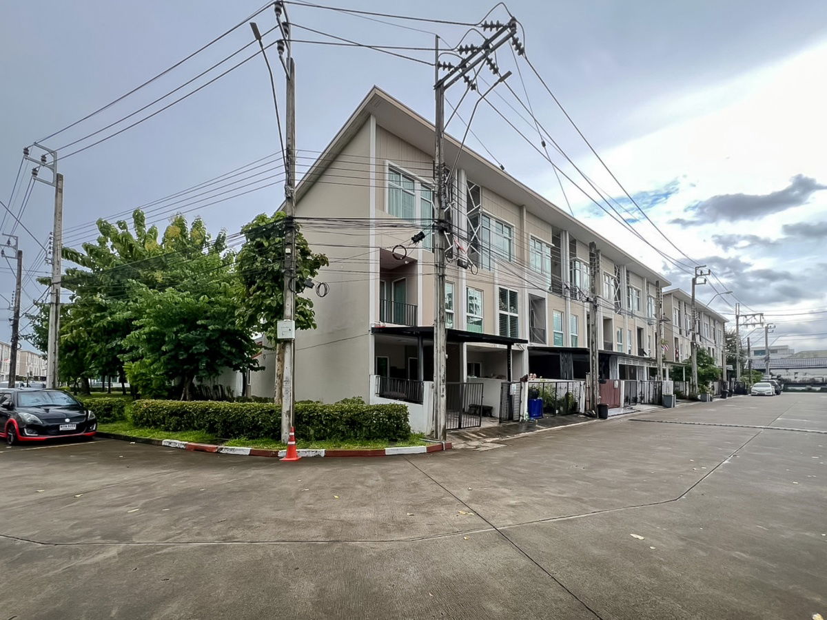 รูป ขายด่วน 📍 ทาวน์โฮม3ชั้น หมู่บ้านซิกเนเจอร์ รามอินทรา109 ต้นโครงการหลังมุม พร้อมอยู่ เพียง 3.35 ล้าน - รูปที่ 2/22