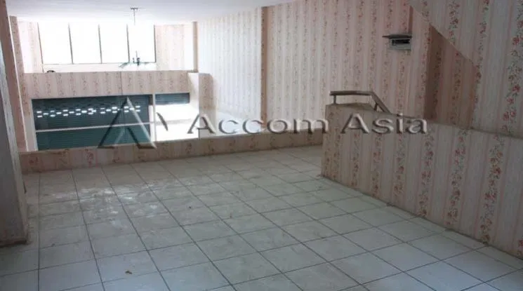 picture 🔼🔽 AccomA 📩  4 BR House in Khlong Toei Nuea (2212387) - 4/9