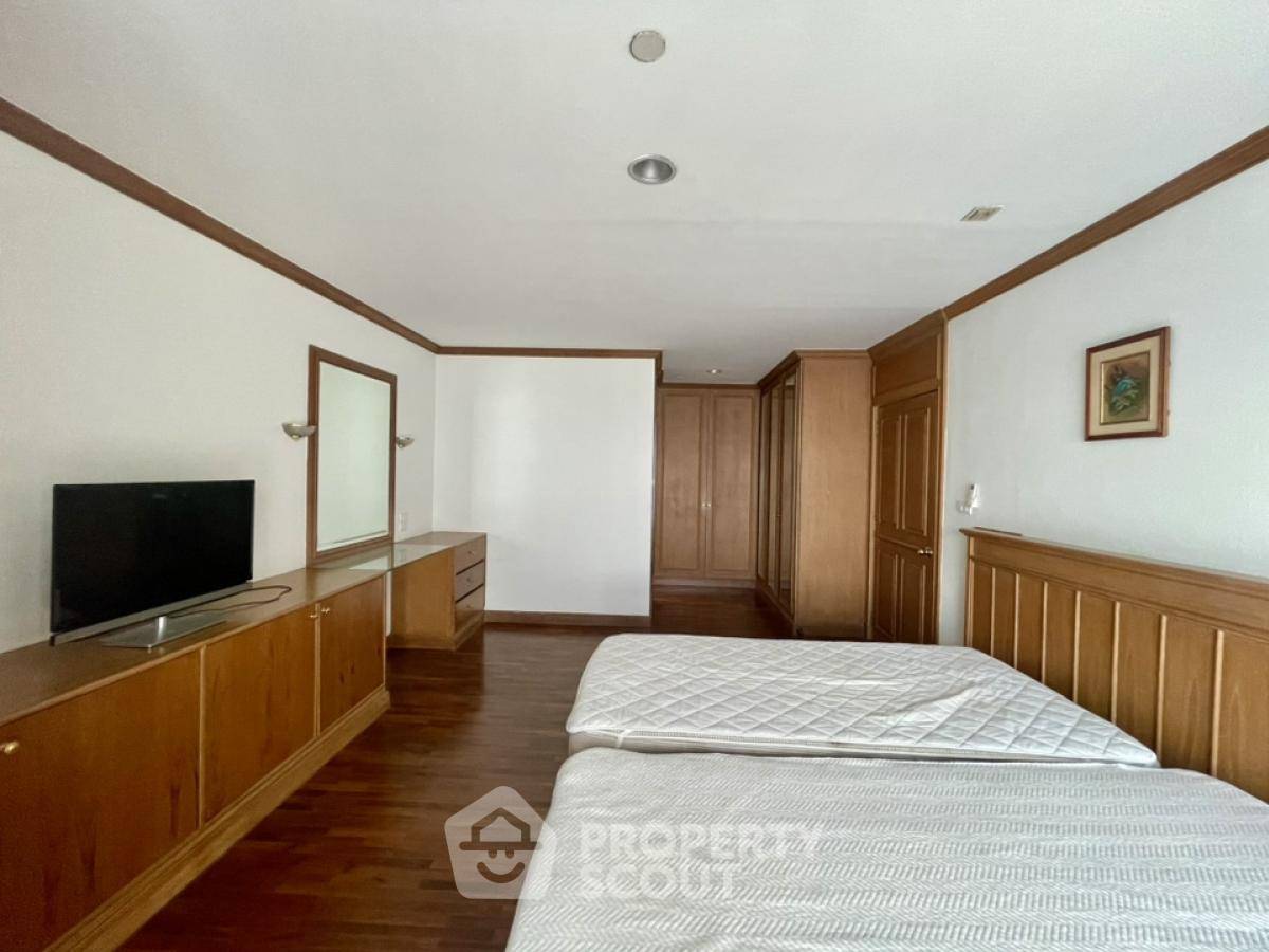 picture 3-BR Condo at Sathorn Gardens near MRT Si Lom (ID 2037543) - 19/23