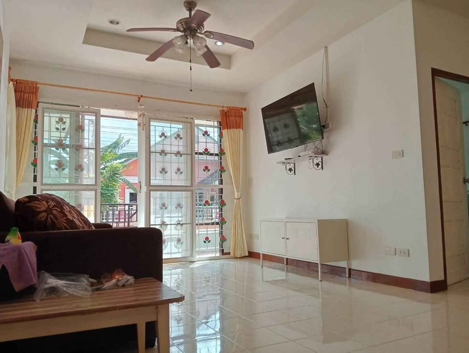 รูป บ้านว่างปล่อยเช่า  ทำเล: หนองปรือ พัทยา ค่าเช่า: 30,000 บาท/เดือน, 3 ห้องนอน 2 ห้องน้ำ - รูปที่ 2/8