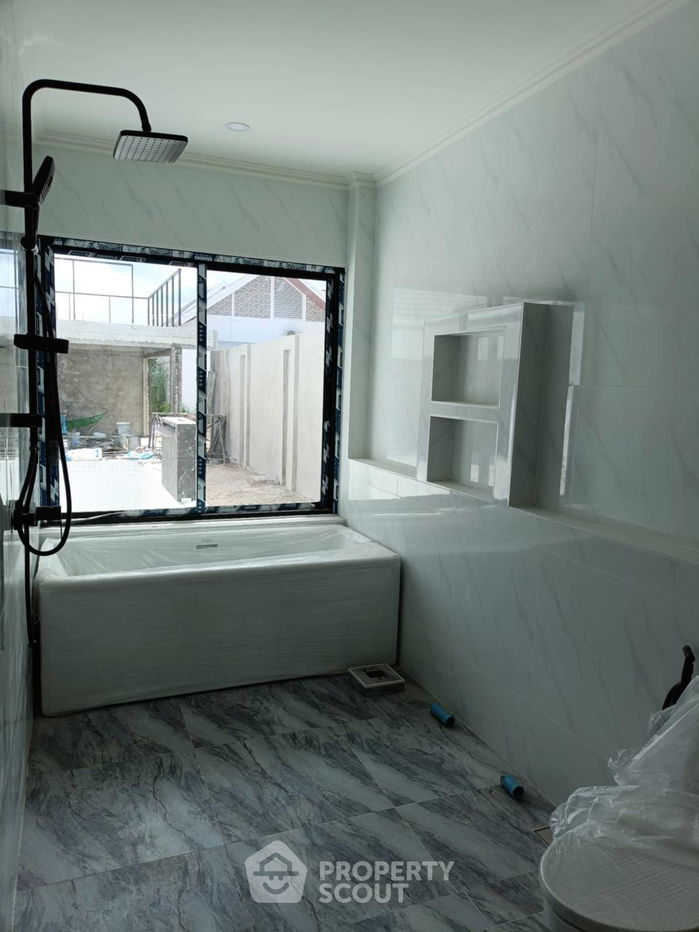picture 4-BR Villa close to Pattaya (ID 1739897) - 18/19
