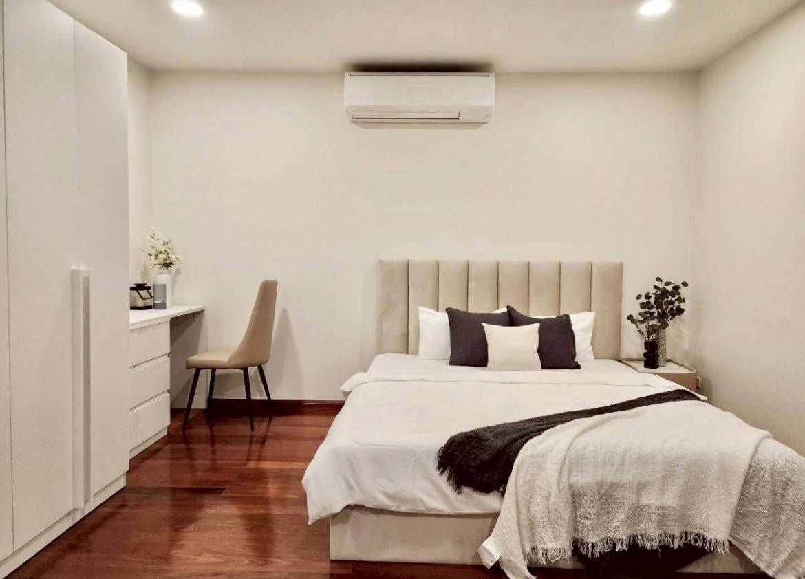 picture 🏡✨ Luxury 3-story detached house for rent near MRT Huai Khwang, 5 bedrooms, fully furnished, 320 sq m. 💰 180,000 baht/month - 8/10