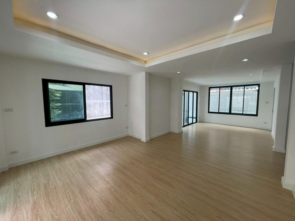 picture Single house, ready to move in, Rangsit Khlong 5, near the Bangna-Bang Pa-in ring road - 6/34