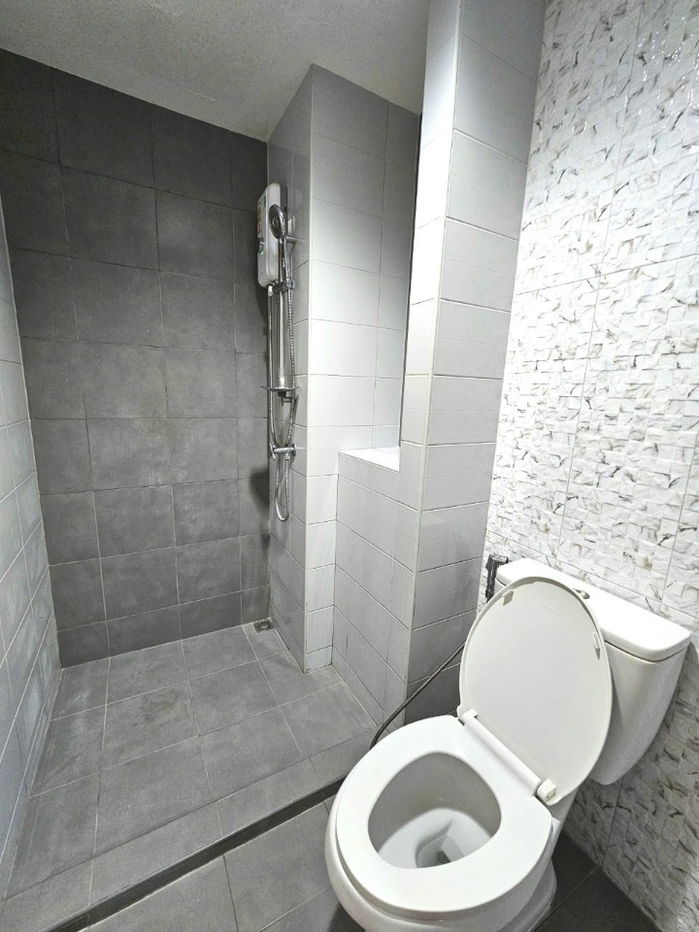 picture Condo for rent: The Trust Condo @ BTS Erawan, ready to move in. If interested, contact Line @goodmanpro or call 0999029192. - 9/9