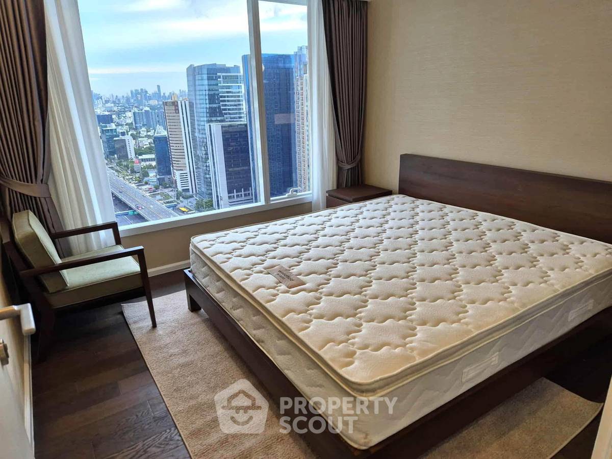 picture 2-BR Condo At The Saint Residences, MRT Phahon Yothin 100m, 35th-Floor (ID 2282402) - 8/9