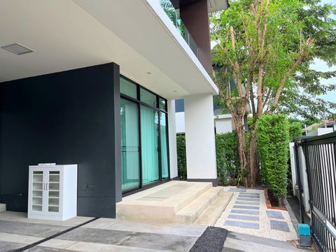 ⭐#MT2308_202⭐𝗙𝗼𝗿 𝗥𝗲𝗻𝘁 7️⃣3️⃣k.🔥🔥 #Ready to move in with #new electrical appliances throughout the house! ‼️ Setthasiri Krungthep Kreetha 1 ‼️