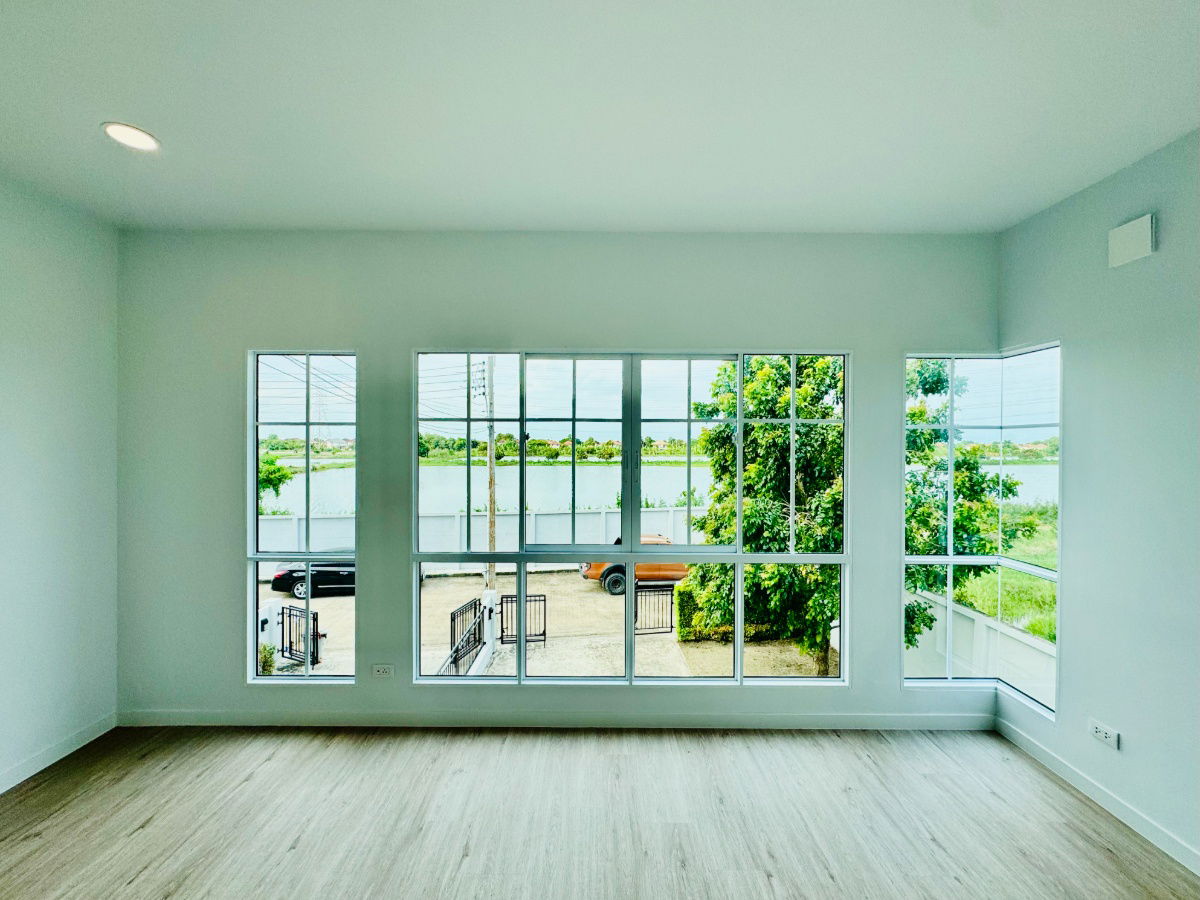 picture Corner Townhome for Sale at Modi Villa Ladkrabang - Suvarnabhumi | Brand New Home with Lake View, Prime Location near Airport - 4/12