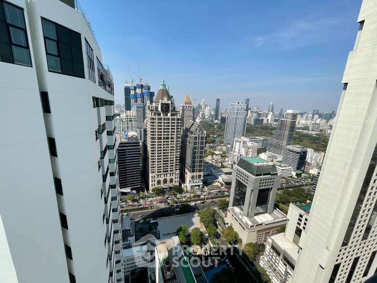 picture 3-BR Condo at Sathorn Gardens near MRT Si Lom (ID 2297847) - 18/27