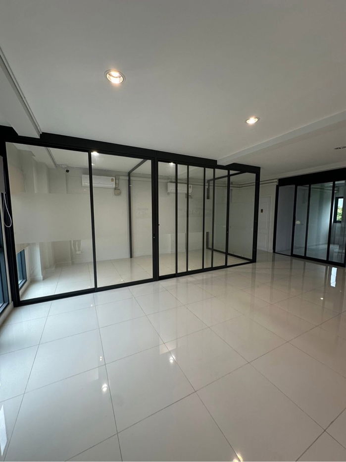picture ✨ For rent Home office The Master Onnut-Patthanakarn 4.5 floors, 640 sq m✨Ready to move in ✅  - 17/25