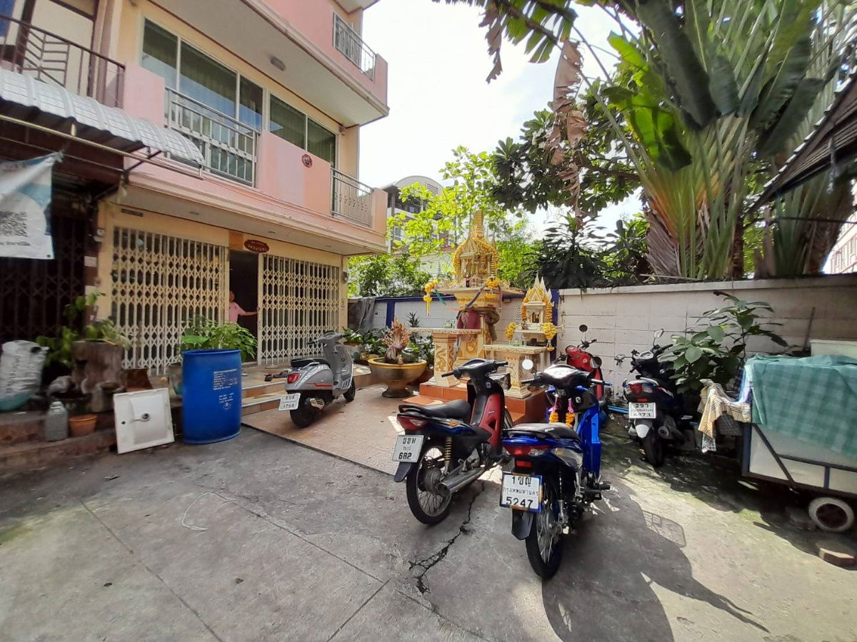 รูป ขายตึก 4 ชั้น ขนาด 21 ตารางวา ซ.ประชาสงเคราะห์ 16แยก 4(N.786) - รูปที่ 8/13