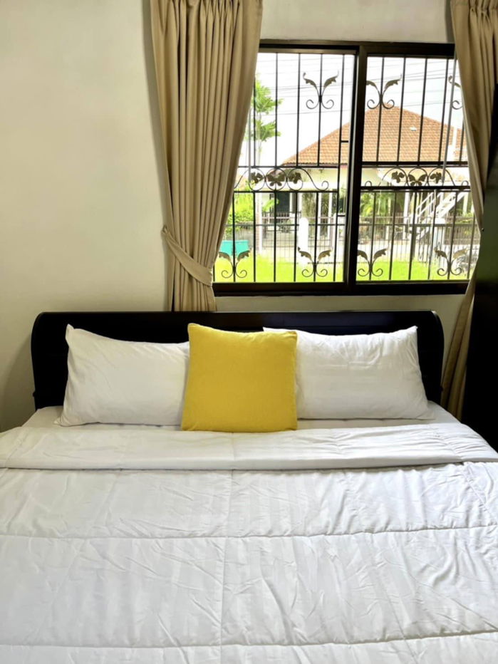 picture House for Rent – Pattaya | Rent: 32,000 THB/month Location : Soi Nern Plub Wan,3 Bedrooms, 2 Bathrooms + Maid’s room - 10/15