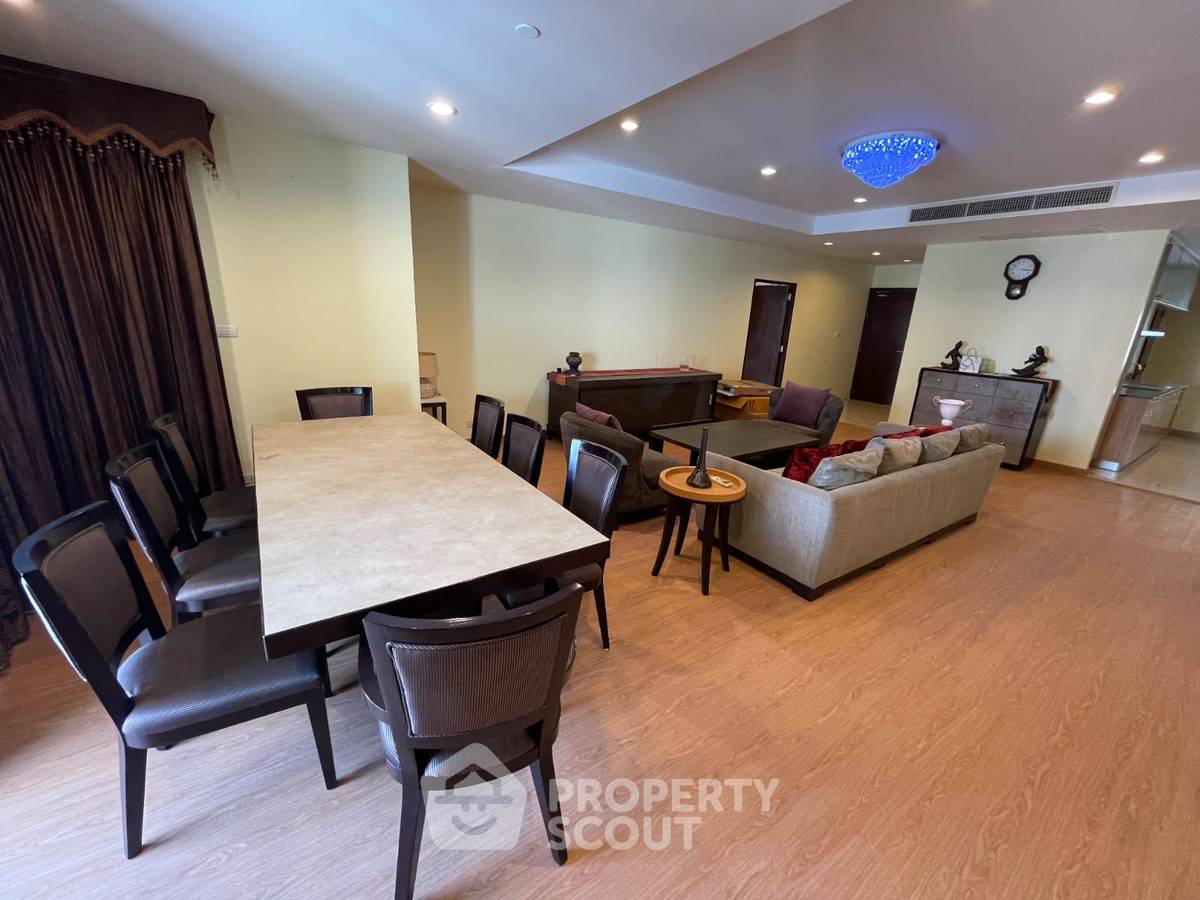 picture 3-BR Condo at Sathorn Gardens near MRT Si Lom (ID 2297847) - 6/27