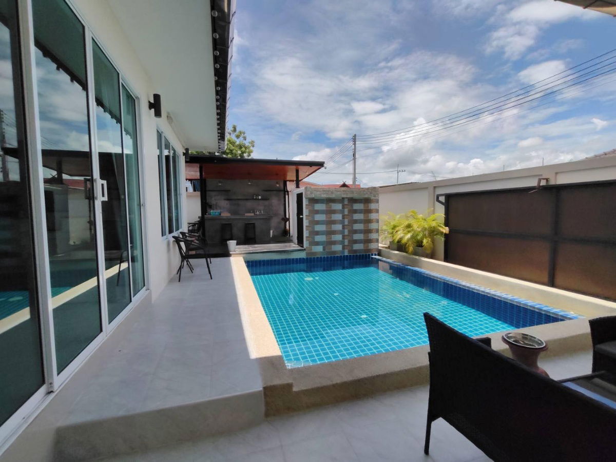 picture Pool Villa for Rent – Huay Yai  Rental Rates  Monthly: 48,000 THB (6-month contract)  Yearly: 45,000 THB (12-month contract),3 Bedrooms / 4 Bathrooms - 1/7