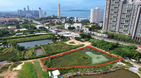 Vacant land for sale in Pattaya area, beautiful plot, prime location, near Jomtien Beach.