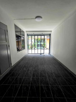 Townhouses for rent Embassy of The Republic of Korea : 3 bedroom 2 bathroom near MRT Huai Kwang