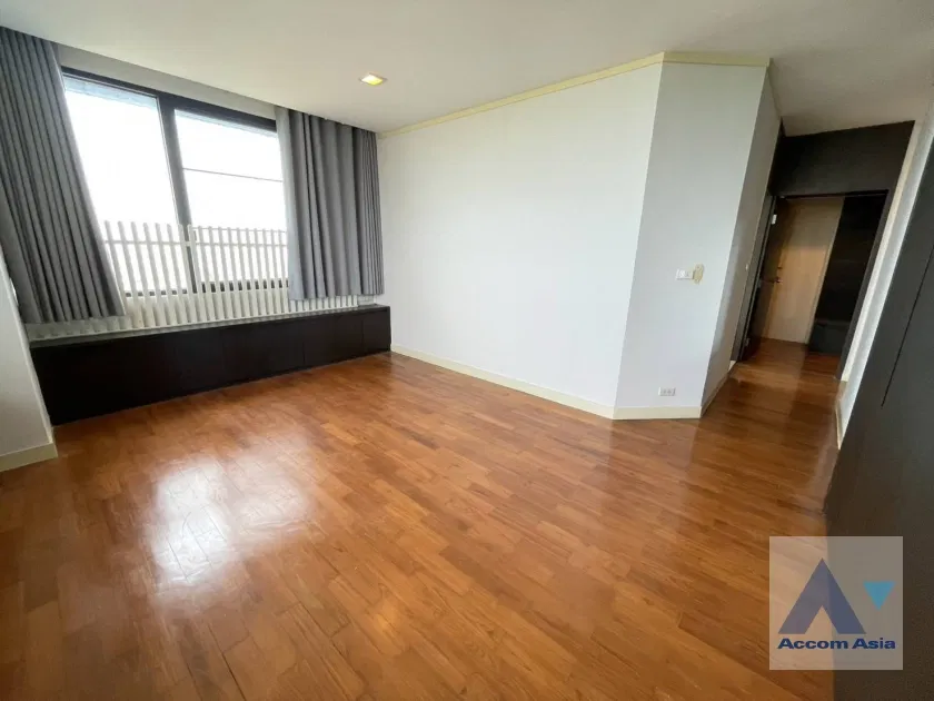 รูป 🔼🔽 AccomA 📩 Bright apartment with serene view in Ploenchit area (AA34280) - รูปที่ 10/13
