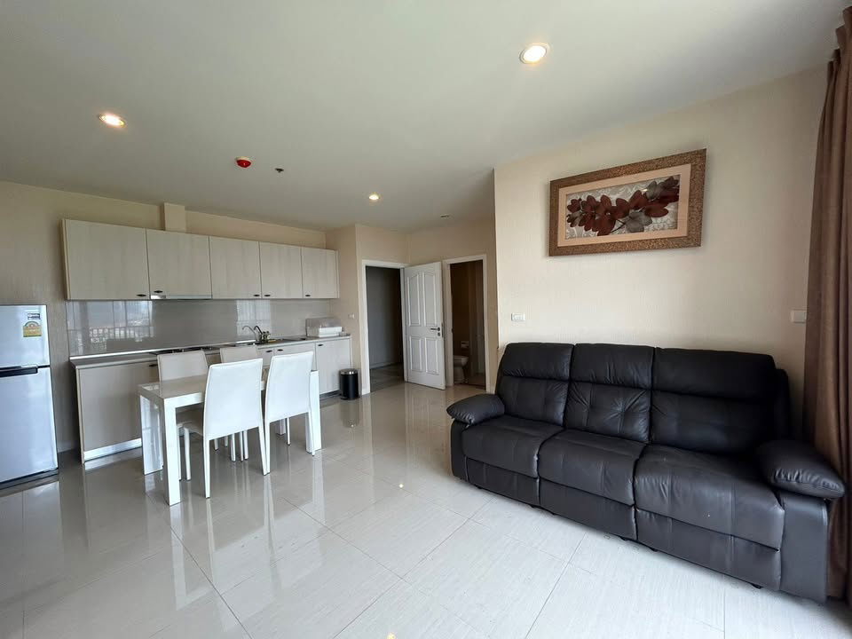 picture 2-bedroom condo with stunning views, Riverfront unit, ready to move in, close to the Ministry of Commerce. - 3/12