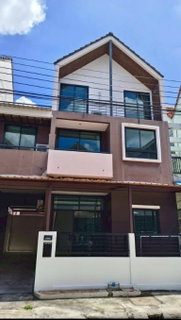 รูปภาพ 🏡 ให้เช่าทาวน์โฮม 3 ชั้น  3 ห้องนอน / 3 ห้องน้ำ  รีโนเวทใหม่ พื้นที่ใช้สอยเยอะ ใจกลางเมืองทองธานี
