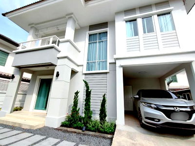 Townhouses for rent : House for rent  The Season Romklao-Lat Krabang, ready to move in. If interested, contact Line @goodmanpro or call 0999029192.