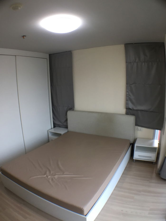 picture Top floor corner 2-bedroom condo for rent in The Escape Condominium, near, Seacon Square Srinakarin, True Digital Park Shopping Centers - 1/6