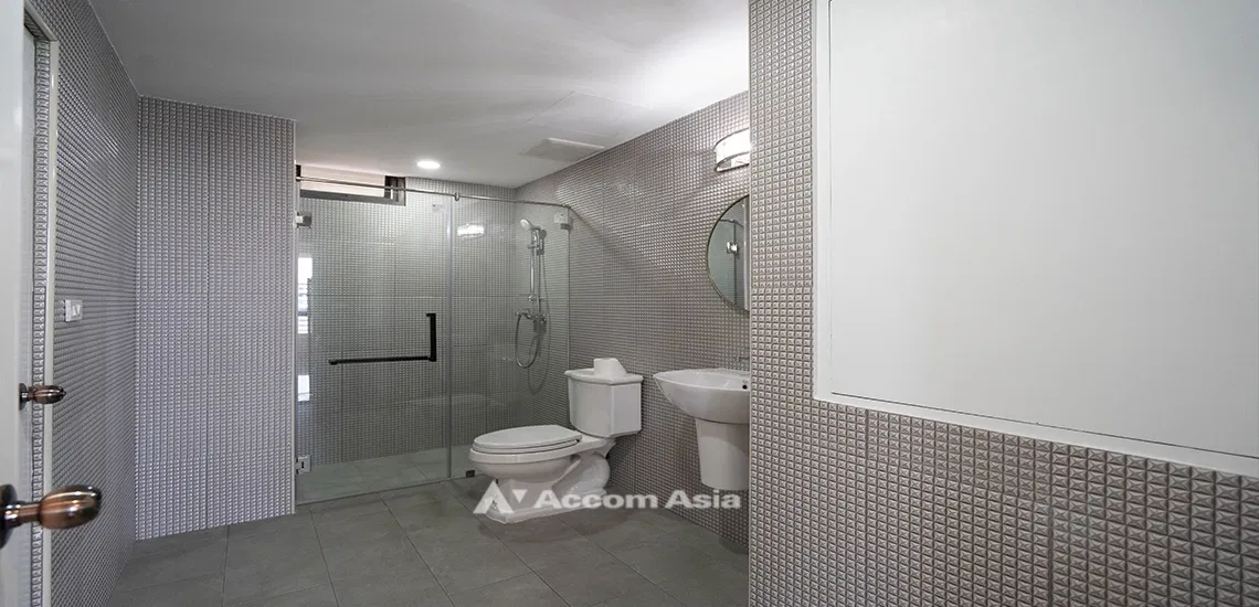 รูป 🔼🔽 AccomA 📩 Classically elegant unit with skyline balcony view (24496) - รูปที่ 15/18
