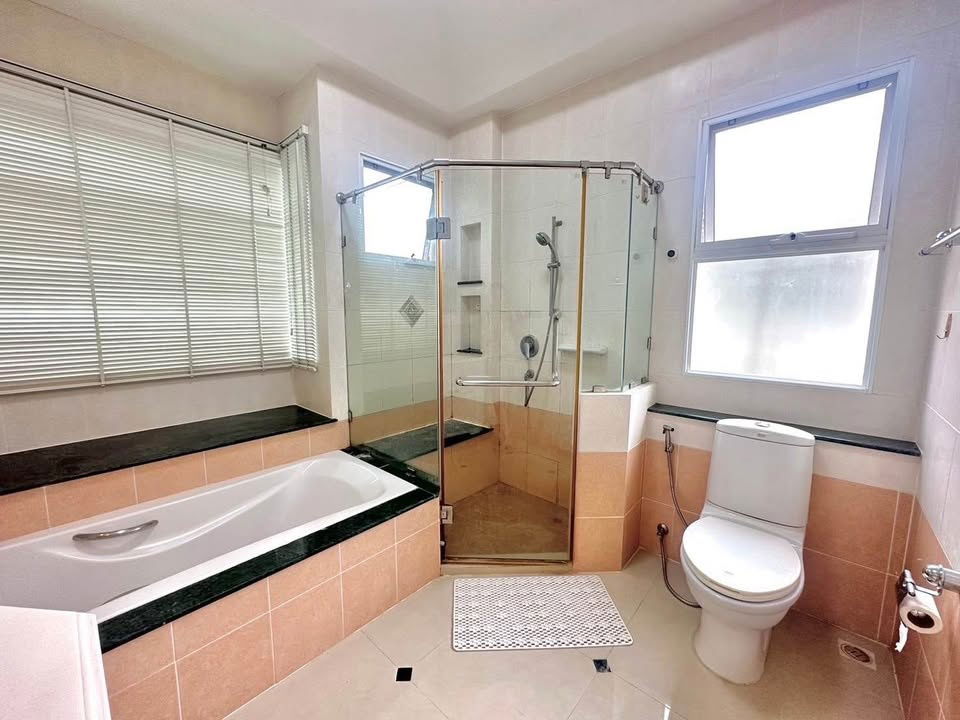 รูป 🏡✨ ให้เช่าบ้านใน หมู่บ้านนันทวัน สวนหลวง ร.9 4 ห้องนอน เฟอร์นิเจอร์ครบ 296 ตร.ม. 💰 65,000 บาท/เดือน - รูปที่ 16/22