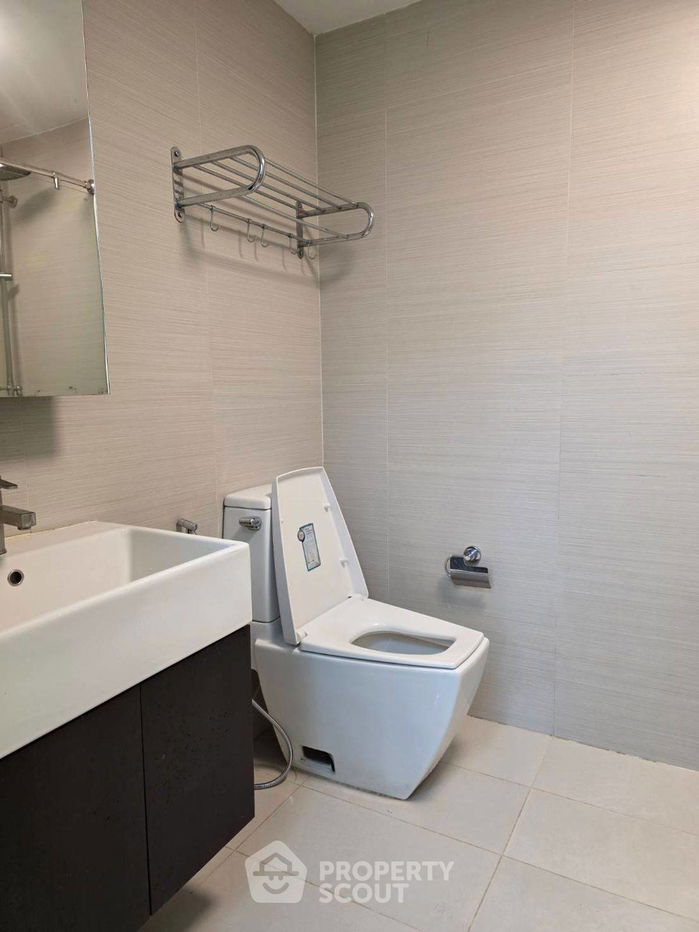 picture 2-BR Condo at Issara @ 42 Sukhumvit Condominium near BTS Ekkamai (ID 2168722) - 8/20