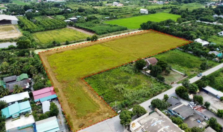 picture Empty land, already filled, ready for immediate development - 2/5