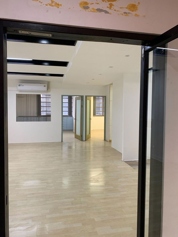 picture WS3112 🏢 Office for rent, prime location on Ratchada Road 🏢 (average only 300 baht/sq m.) only 24,000 baht/month - 1/9