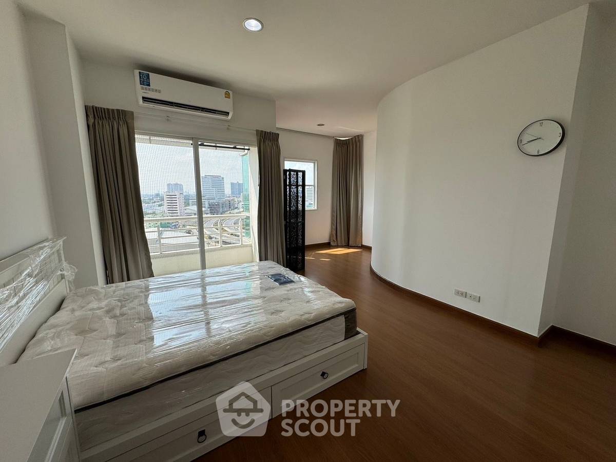 รูป คอนโด 3-ห้องนอน ที่ โฟร์ วิงส์ เรสสิเด้นส์ ใน หัวหมาก (ID 2299413) - รูปที่ 1/10