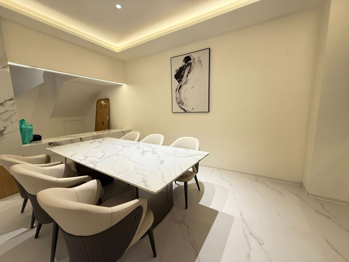 รูป Suksabai Pool Villa – บ้านพักพร้อมสระว่ายน้ำ สำหรับเช่า  บ้านขนาดใหญ่ รองรับการอยู่อาศัยหรือทำธุรกิจ  5 ห้องนอน 6 ห้องน้ำ - รูปที่ 11/20