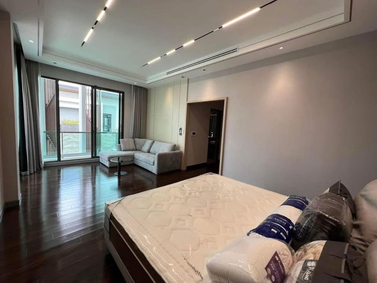 picture For rent✨ The Gentry Phatthanakan 🔥 Line ID : @034etfin 📲 5 bedrooms 6 bathrooms ✨ - 19/23