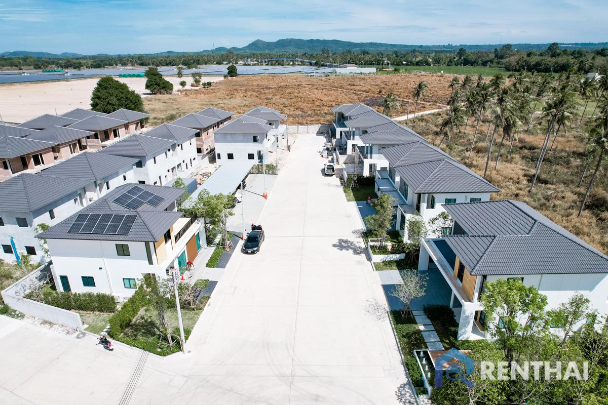 picture Twin house, 2-storey, Modern Tropical style with a bright and airy design, fully furnished. - 21/25