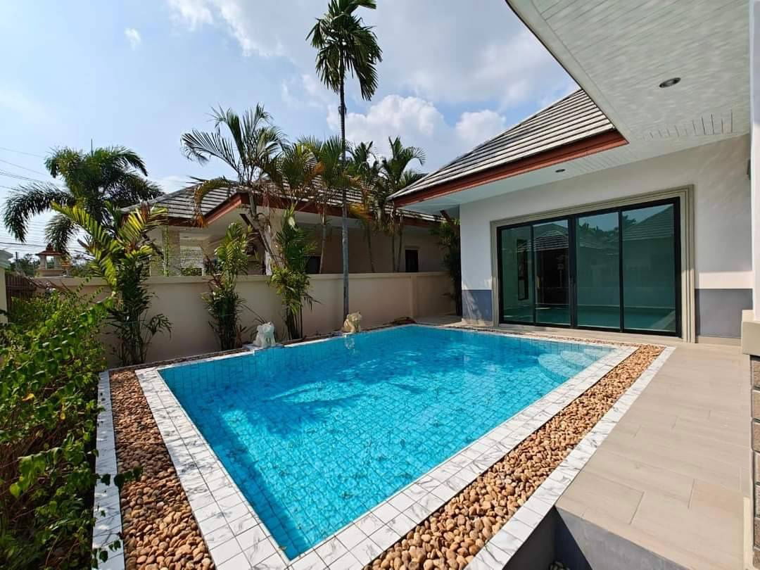 รูป ขายบ้าน Pool Villa สวยในโครงการบ้านดุสิตวิว พัทยา บ้านใหม่ พื้นที่ใช้สอยรวม 138 ตารางเมตร3 ห้องนอน 3 ห้องน้ำ - รูปที่ 2/12