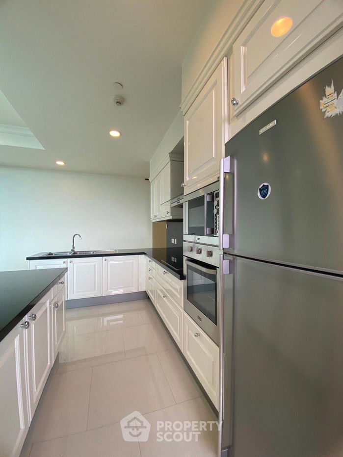 picture 2-BR Condo at Royce Private Residences near MRT Sukhumvit (ID 1001407) - 13/14