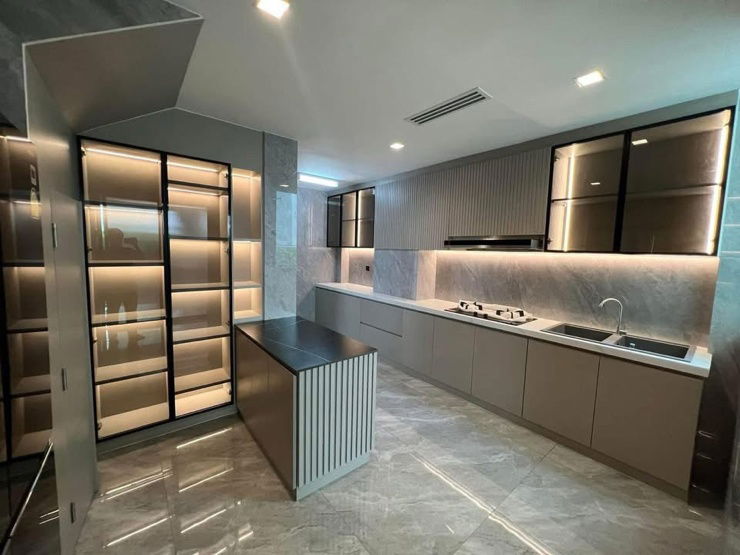 picture For rent✨ The Gentry Phatthanakan 🔥 Line ID : @034etfin 📲 5 bedrooms 6 bathrooms ✨ - 8/23