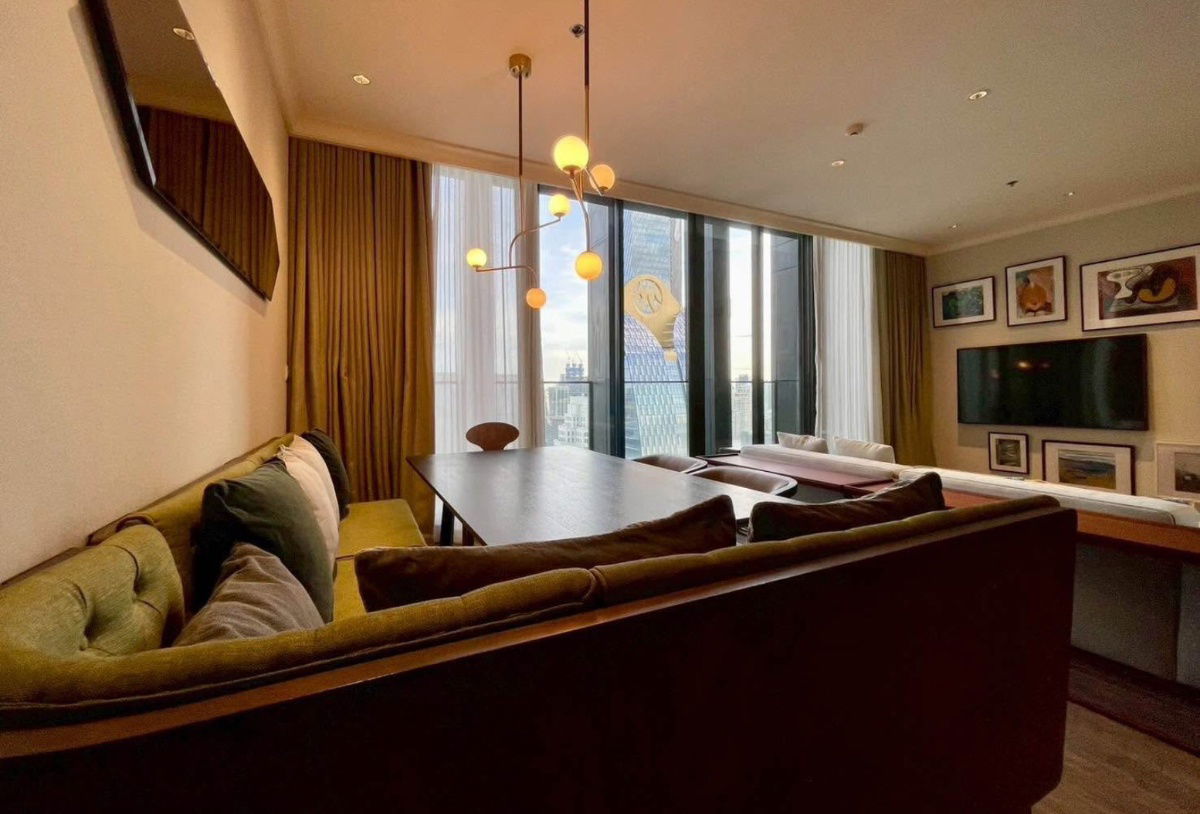 picture Noble                     Ploenchit  - 4/18