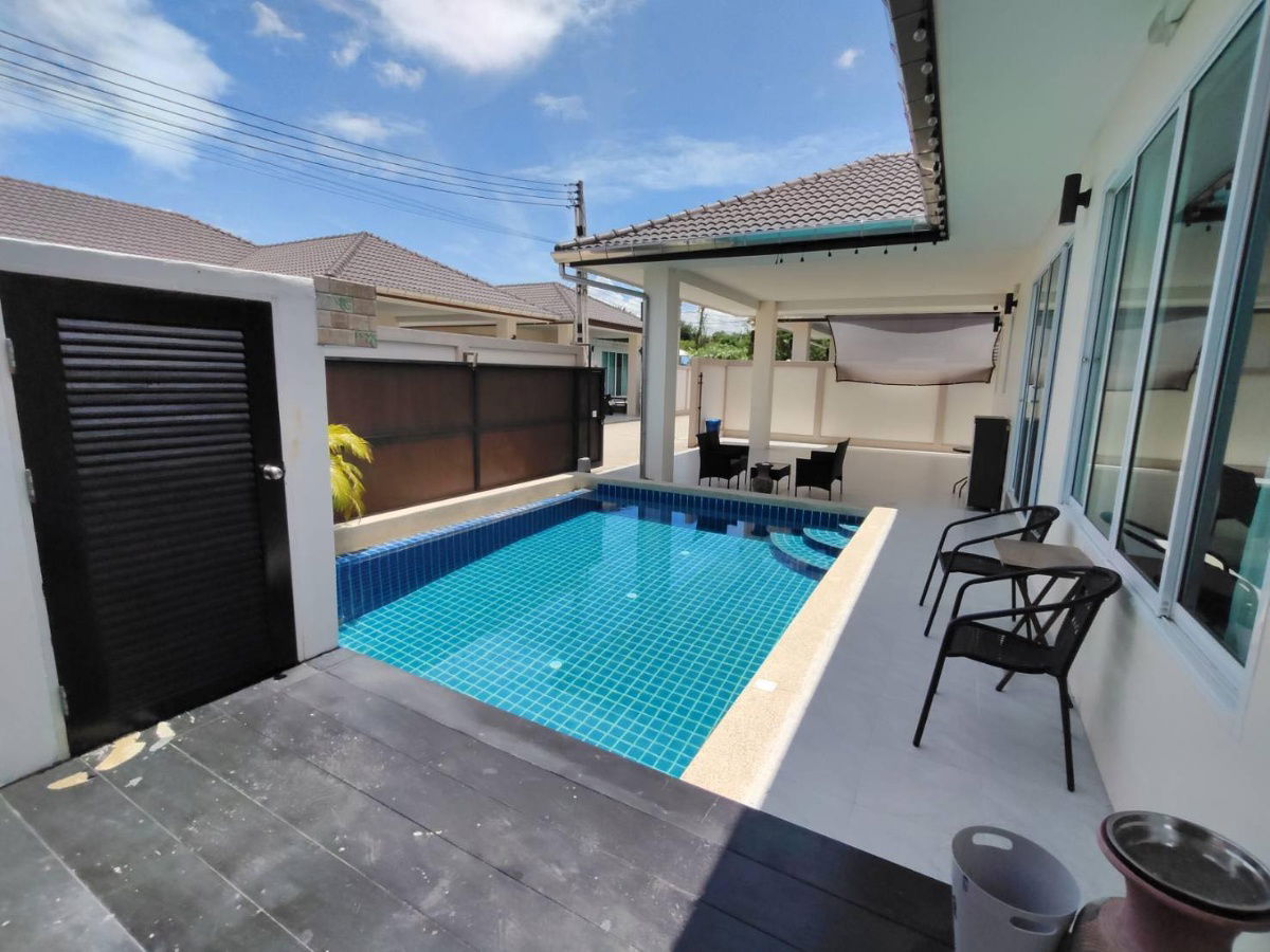 picture Pool Villa for Rent – Huay Yai 3 Bedrooms / 4 Bathrooms Land size: 85 sq.wah - 1/9