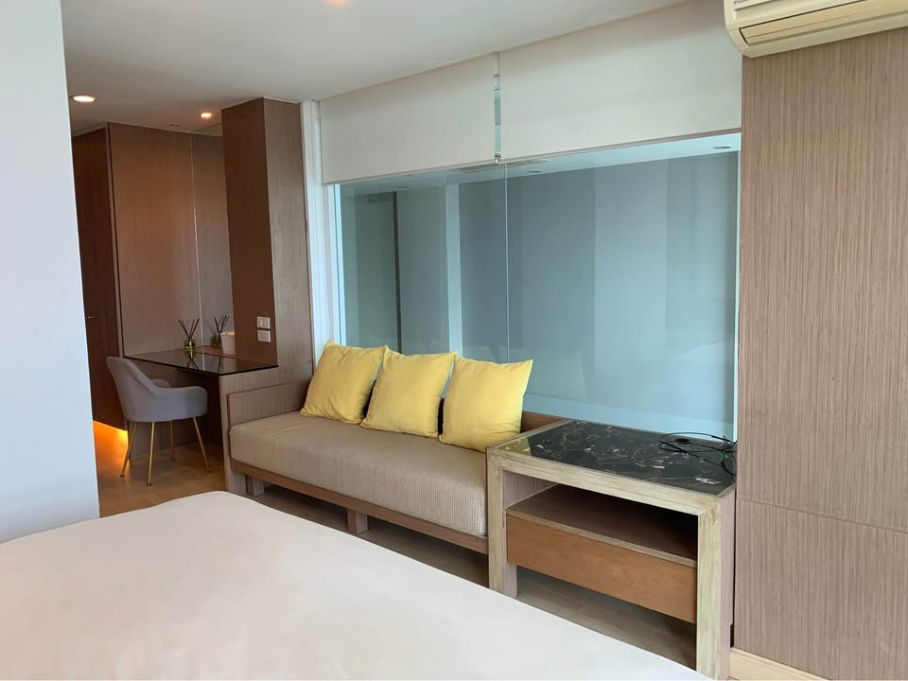 รูป The Rajdamri Condo duplex unit for rent 2 bedroom 2 baths, 27th Floor  - รูปที่ 24/34