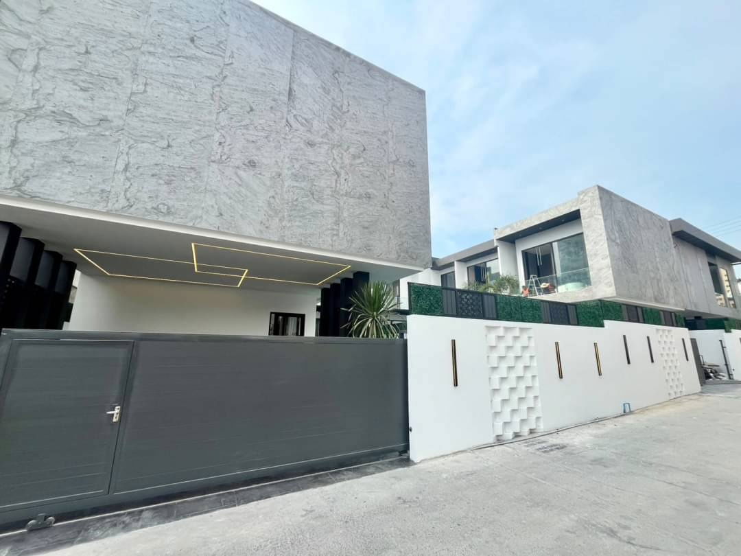 รูป ขายบ้านตกแต่งหรู สไตล์โมเดิร์น ใกล้หาดจอมเทียน 5 ห้องนอน  6 ห้องน้ำ พื้นที่ใช้สอย 300 ตร.ม. - รูปที่ 4/18