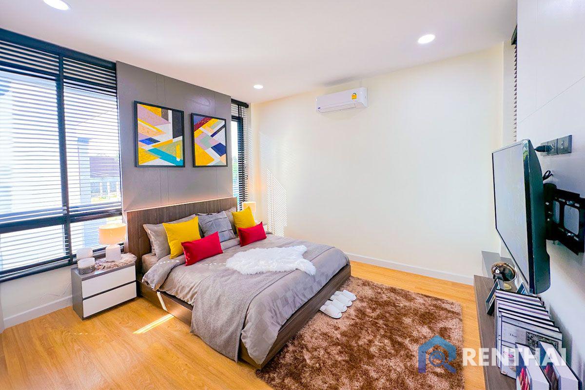 picture Luxury Living in Pattaya and Brand new house, fully furnished. - 23/25