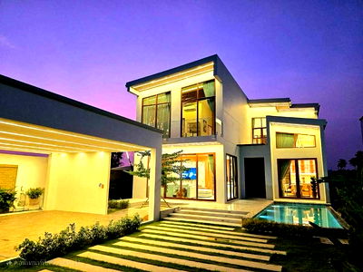 Houses for rent Bang Lamung Chonburi : Luxury Pool Villa – Mabprachan Reservoir Area 5 bedrooms, each with an en-suite bathroom (total 6 bathrooms)