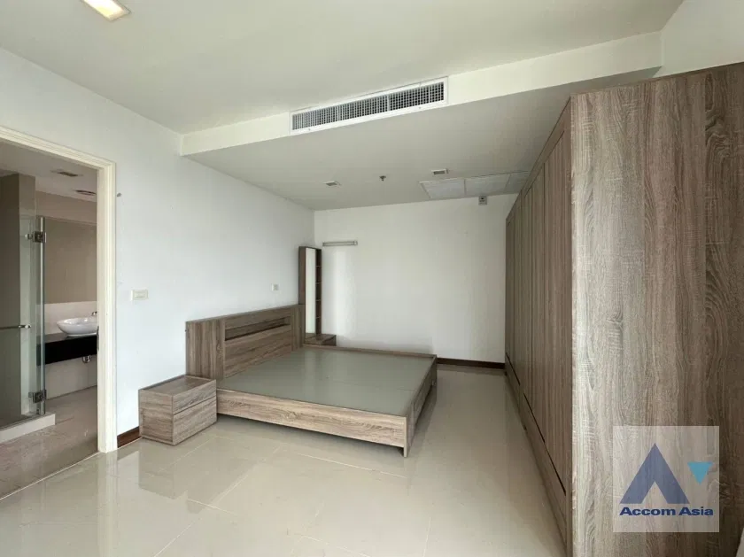 picture 🔼🔽 AccomA 📩 Minimalist condo with bright interiors and large windows at Nusasiri Grand Condominium (1517644) - 10/15